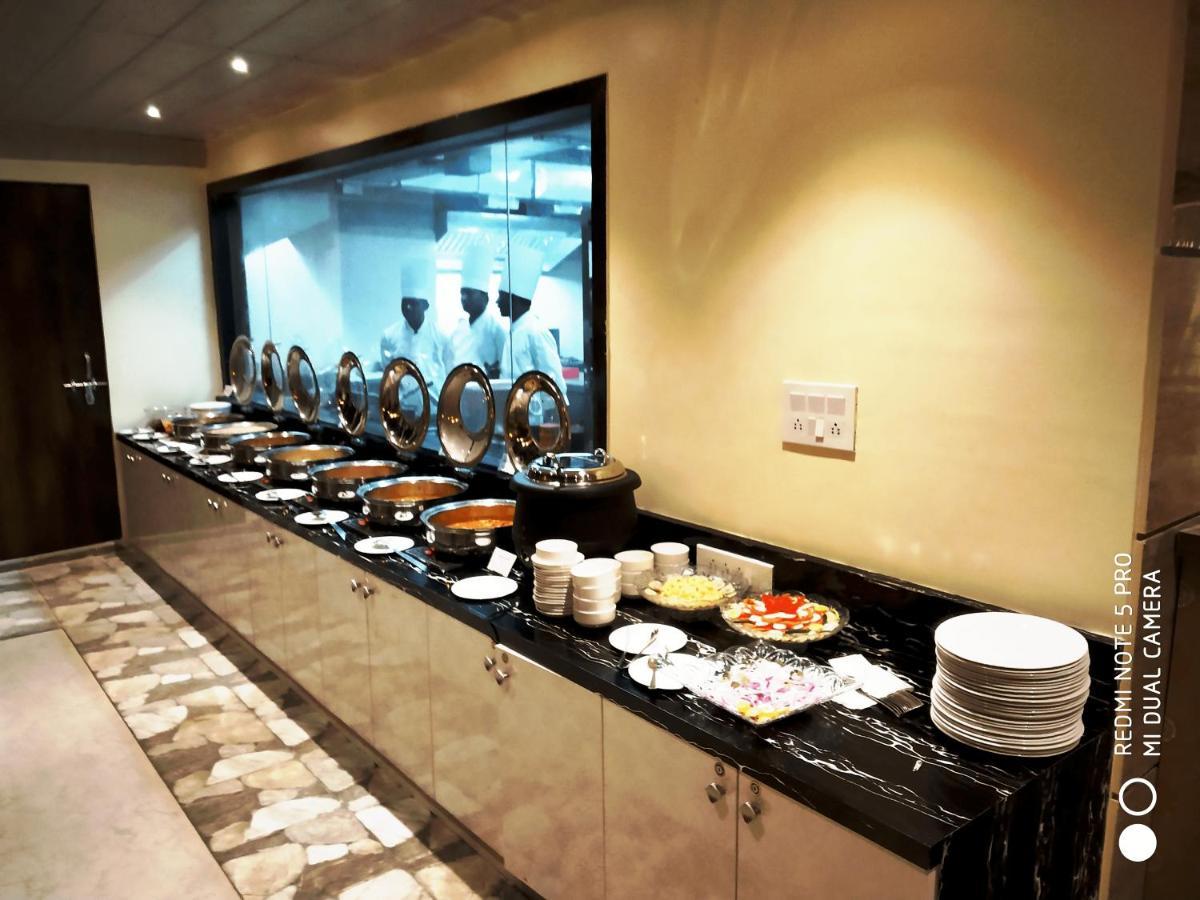 Hotel Shivoy Grand Varanasi Eksteriør bilde