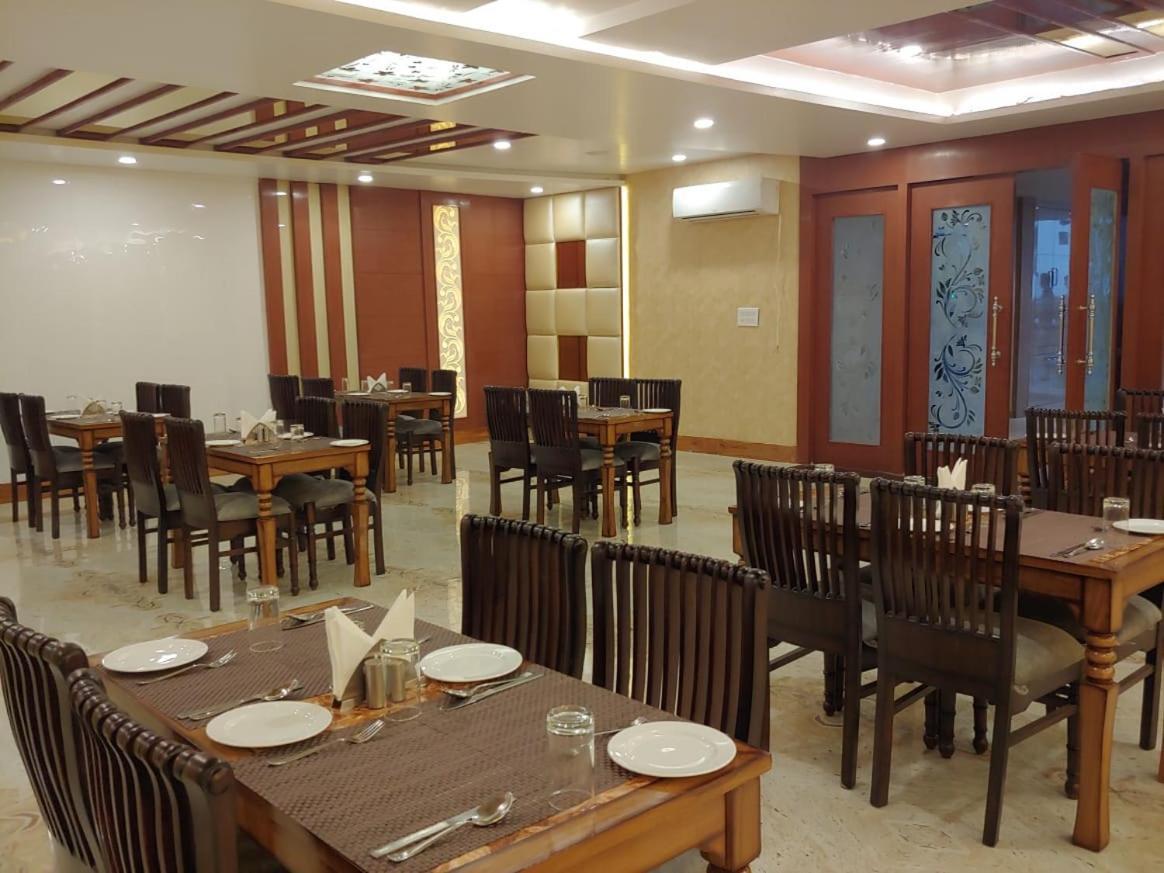 Hotel Shivoy Grand Varanasi Eksteriør bilde