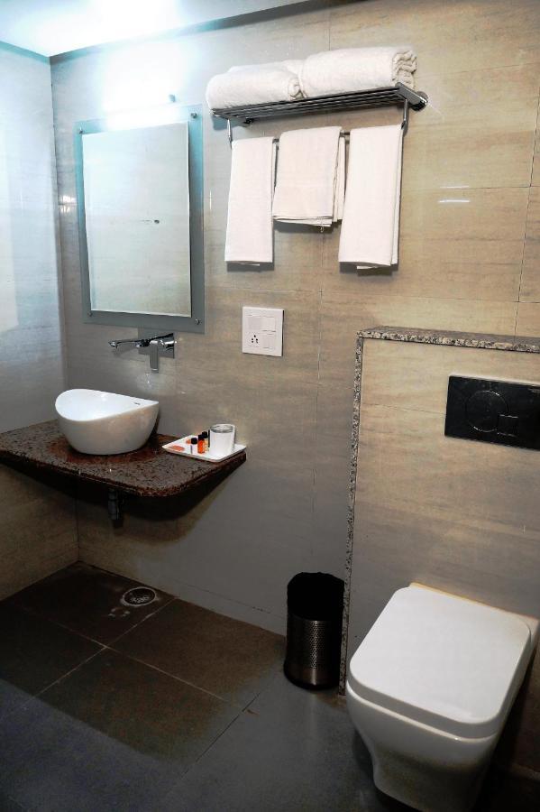 Hotel Shivoy Grand Varanasi Eksteriør bilde