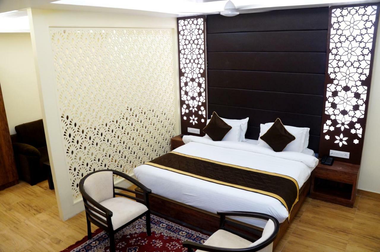 Hotel Shivoy Grand Varanasi Eksteriør bilde