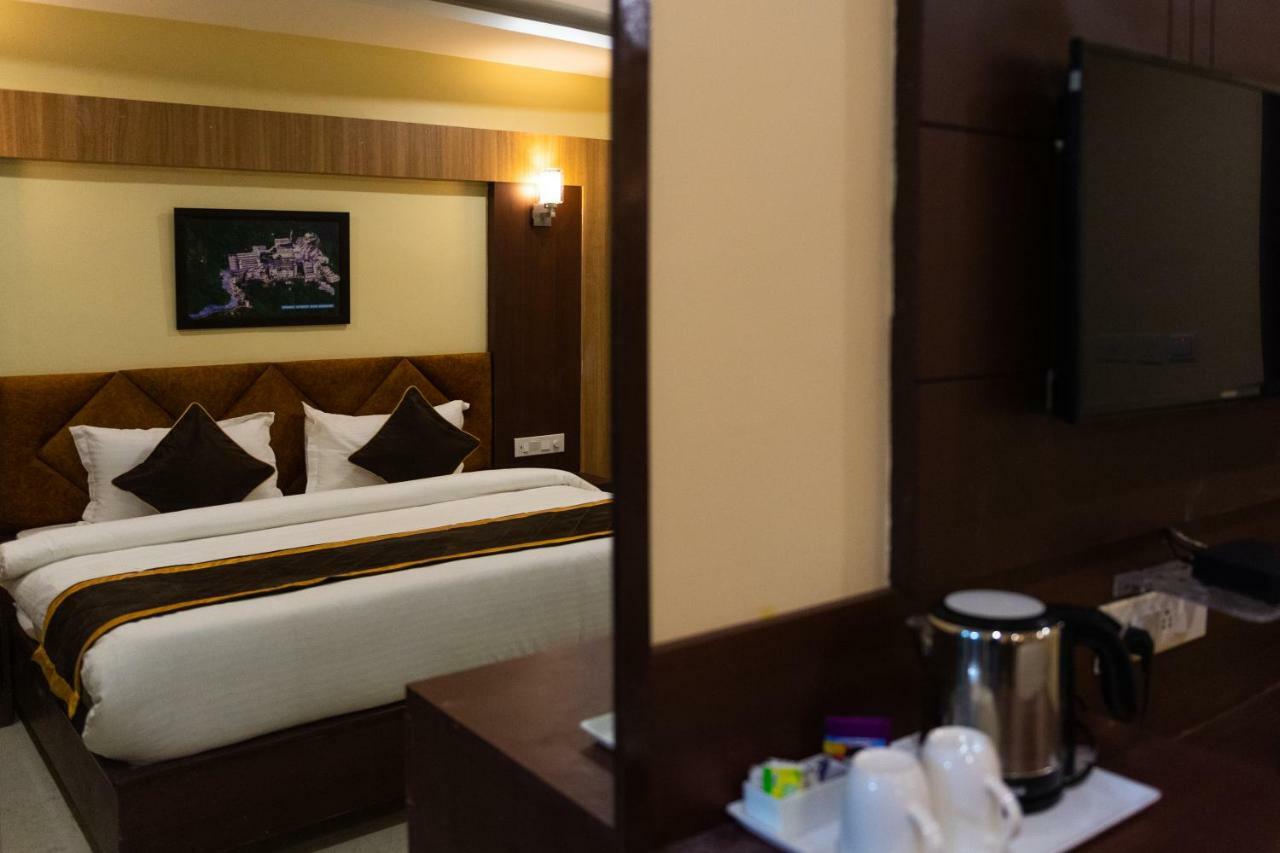 Hotel Shivoy Grand Varanasi Eksteriør bilde