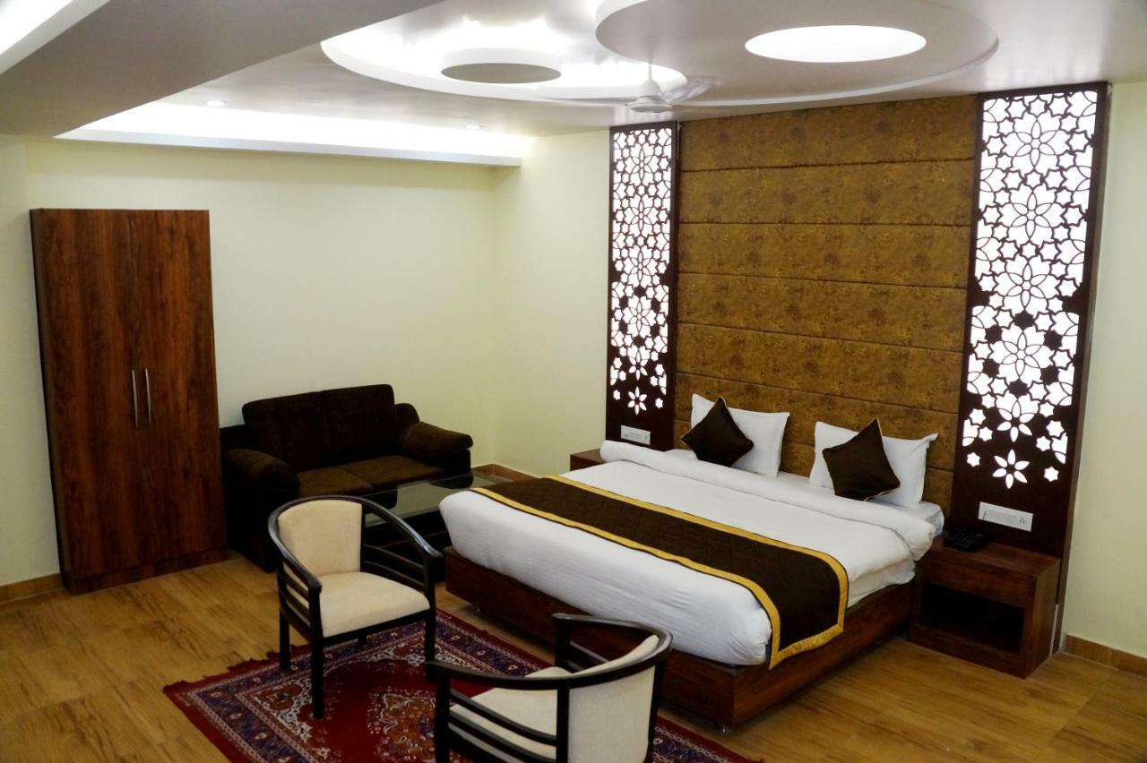 Hotel Shivoy Grand Varanasi Eksteriør bilde