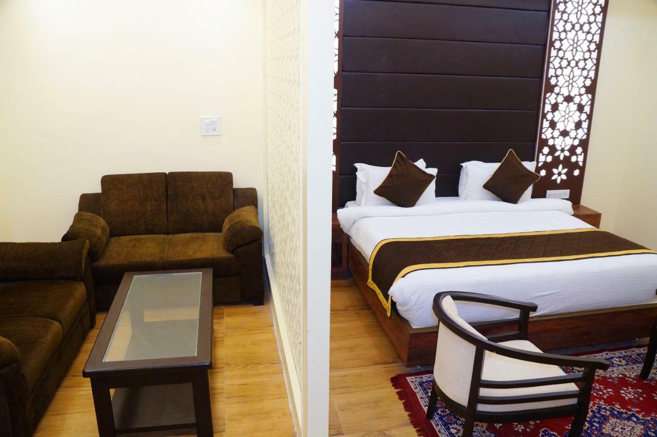 Hotel Shivoy Grand Varanasi Eksteriør bilde