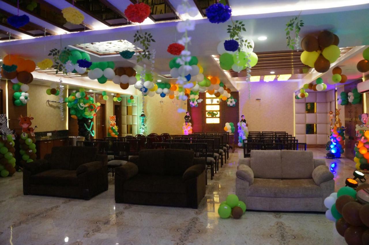 Hotel Shivoy Grand Varanasi Eksteriør bilde
